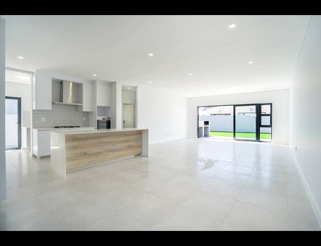 4 BEDROOM HOUSE FOR SALE IN SANDOWN